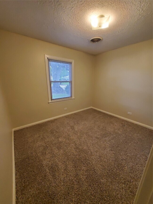 Building Photo - 1505 Millie St