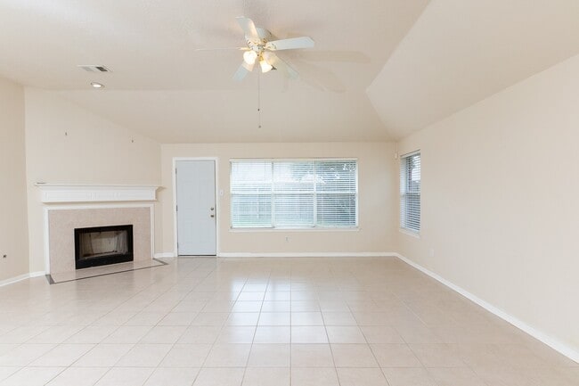 Building Photo - 18323 Water Mill Dr
