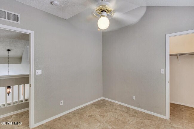 Building Photo - 10917 Loma Alta Pl