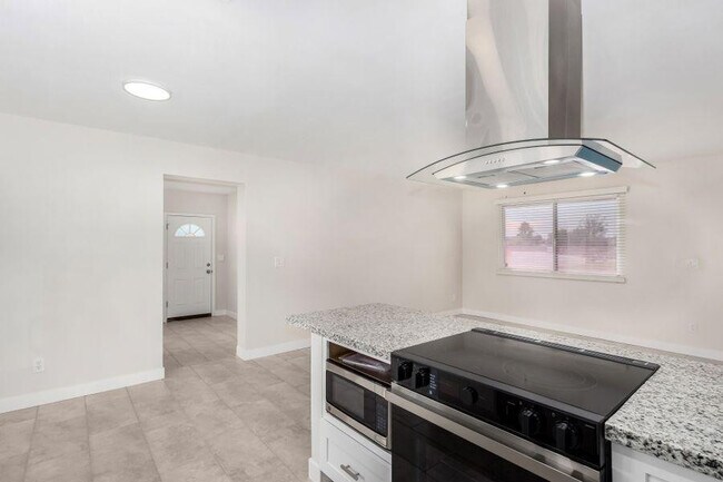 Building Photo - 4316 E Rose Marie Ln