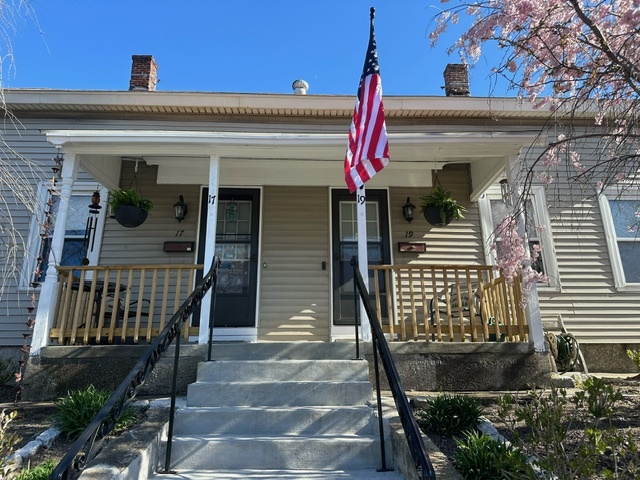 Front steps - 19 Shelby St