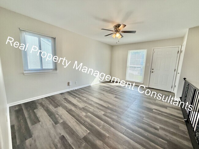 Building Photo - 3 Bedroom 2 Bath Overland Park Duplex Now Available!