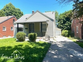 Building Photo - Beautiful 4 Bedroom 1 Bathroom now available for rent!