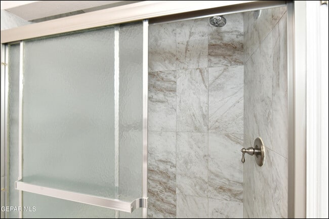 Building Photo - 4749 Tropicana Ave