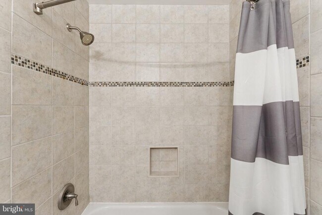 Building Photo - 6316 Chimney Wood Ct
