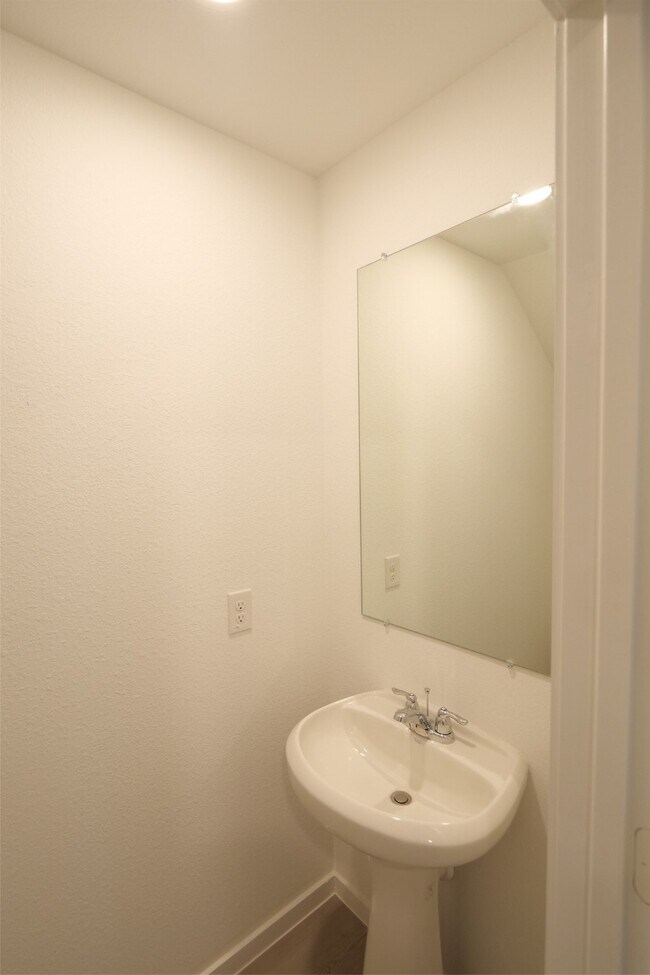 Building Photo - 26727 Feather Reed Dr