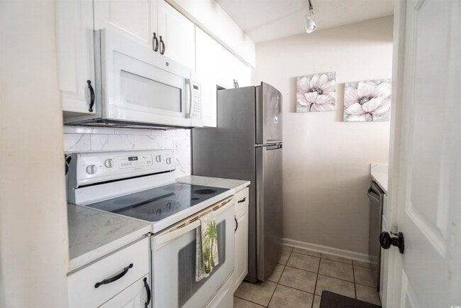 Building Photo - 4715 Cobblestone Dr