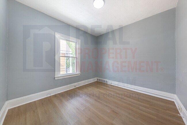 Building Photo - 3461 E 118th St