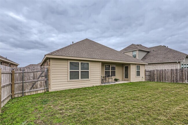 Building Photo - 5867 San Savino Dr