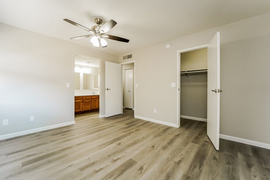 Building Photo - 10061 E Domenic Ln