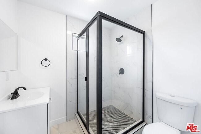 Building Photo - 7306 Independence Ave