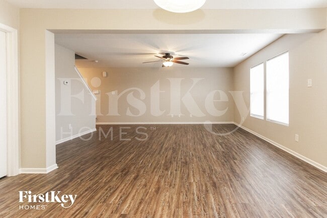 Building Photo - 8715 Hosta Way