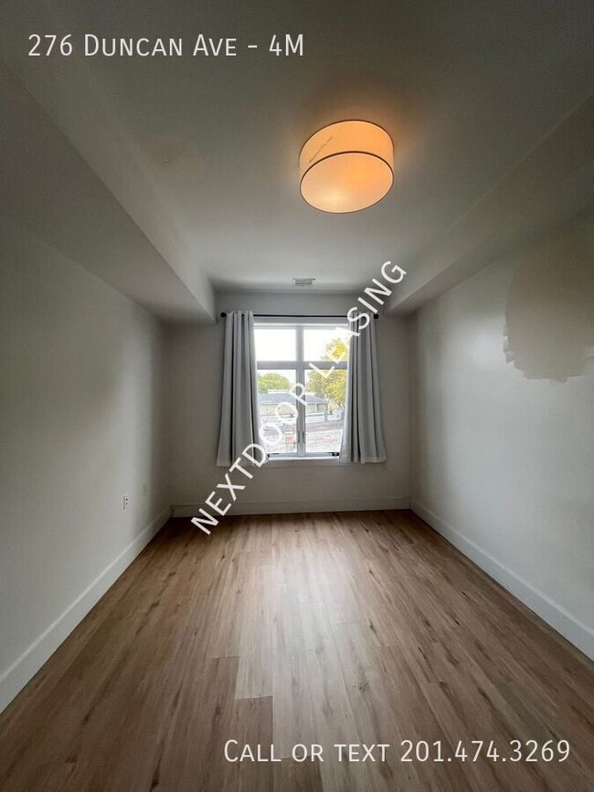 Building Photo - 276 Duncan Ave