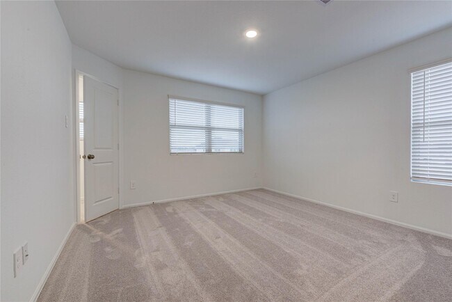 Building Photo - 310 Birch Blossom Path