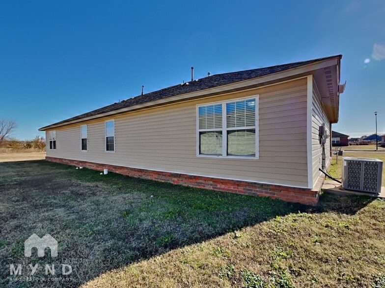 Building Photo - 3506 E Emmitsburg Pl