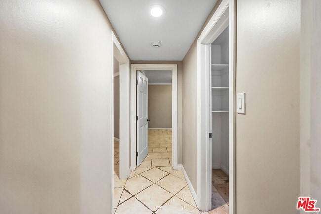 Building Photo - 11423 Sunshine Terrace
