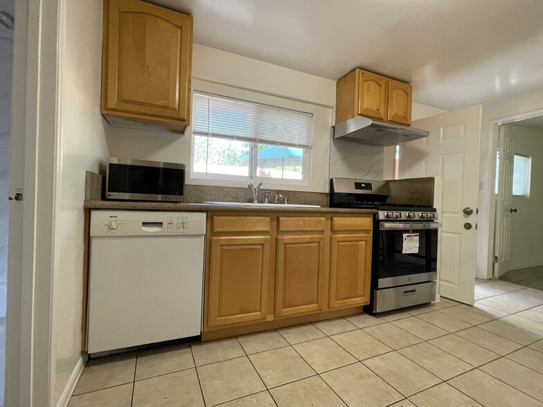 Building Photo - 2520 21st St