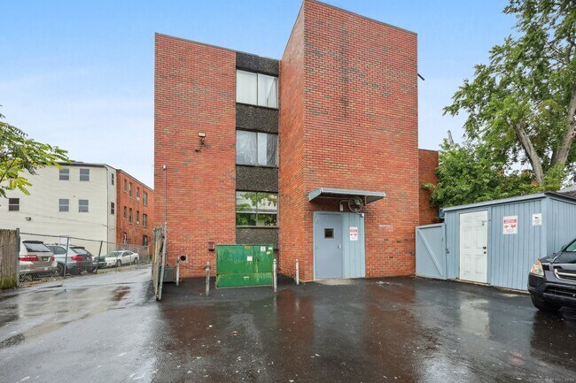 Building Photo - 356 Franklin Ave