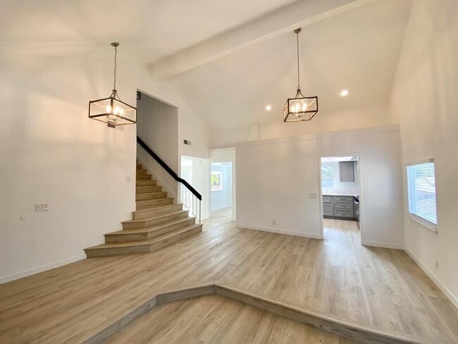 Building Photo - 1847 Lotus Ct