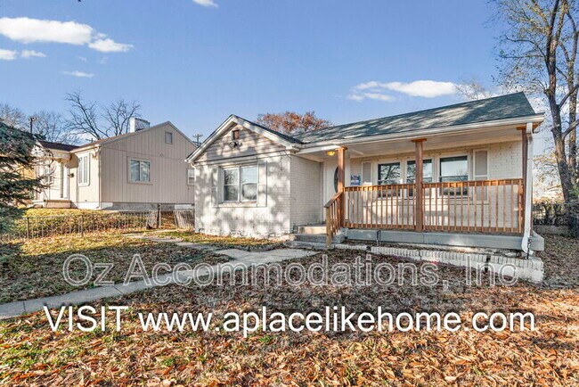 Building Photo - 2936 Stewart Ave