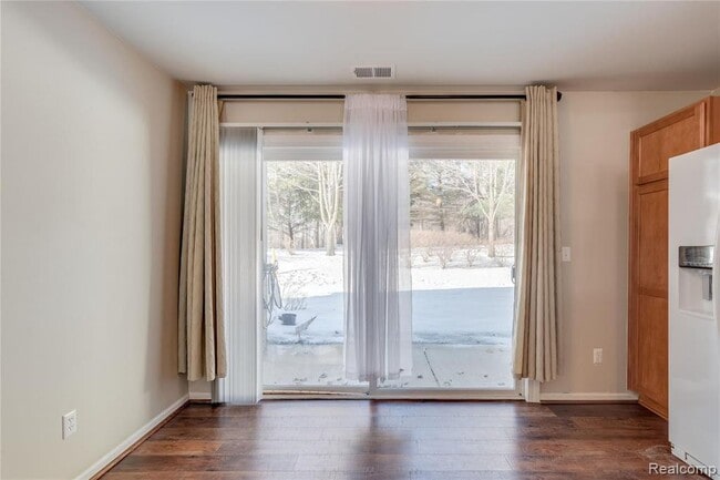 Building Photo - 28515 Carlton Way Dr