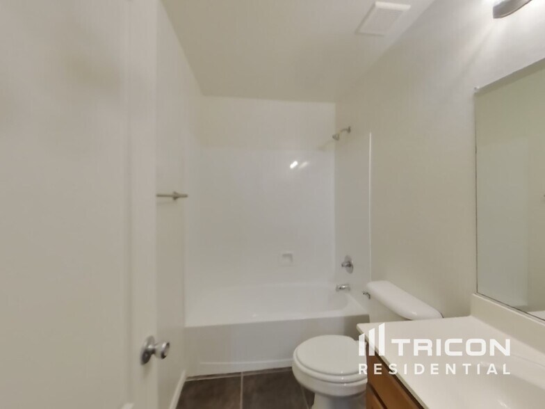 Building Photo - 39391 N Parisi Cir