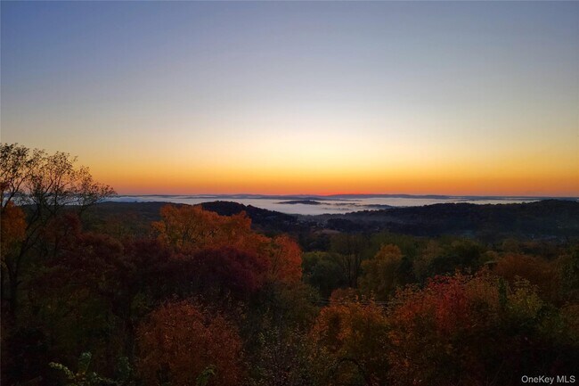 Building Photo - 26 Summit Cir Dr