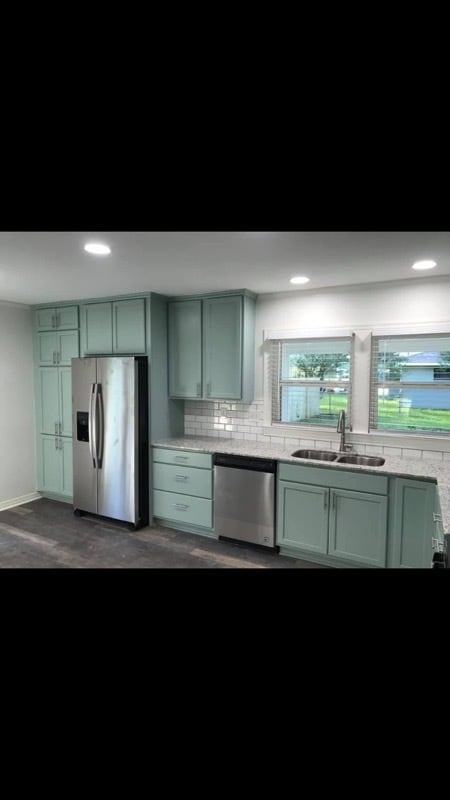 Building Photo - 304 Marie Antoinette St