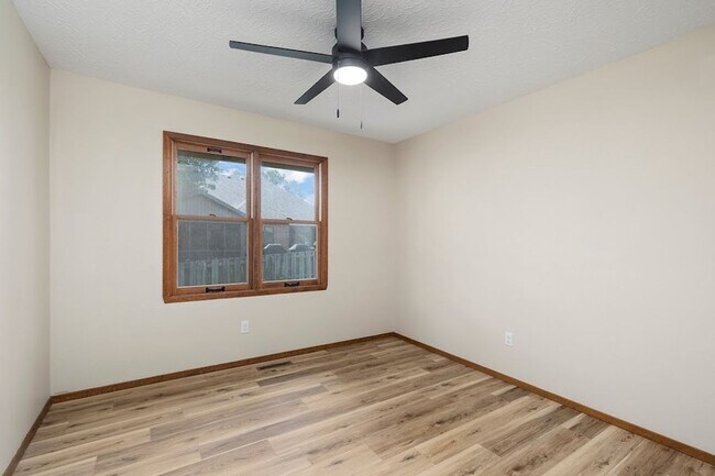 Building Photo - House for Rent in Lakewood Village Community