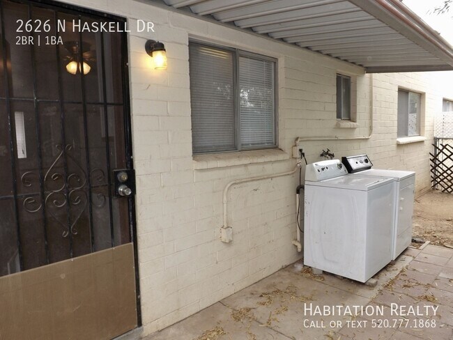 Building Photo - 2626 N Haskell Dr