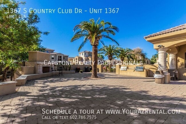Building Photo - 1367 S Country Club Dr