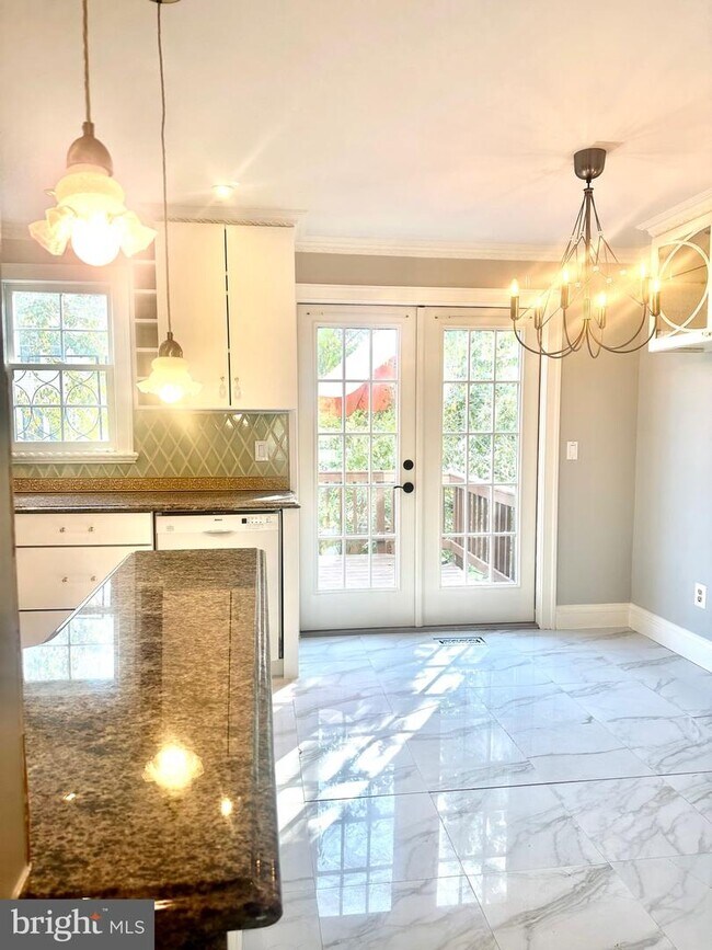 Building Photo - 7819 Colonial Springs Blvd
