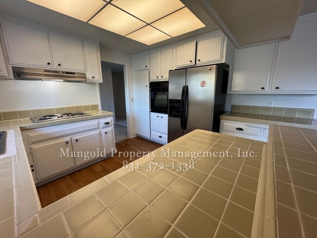 Building Photo - 22490 Ferdinand Dr