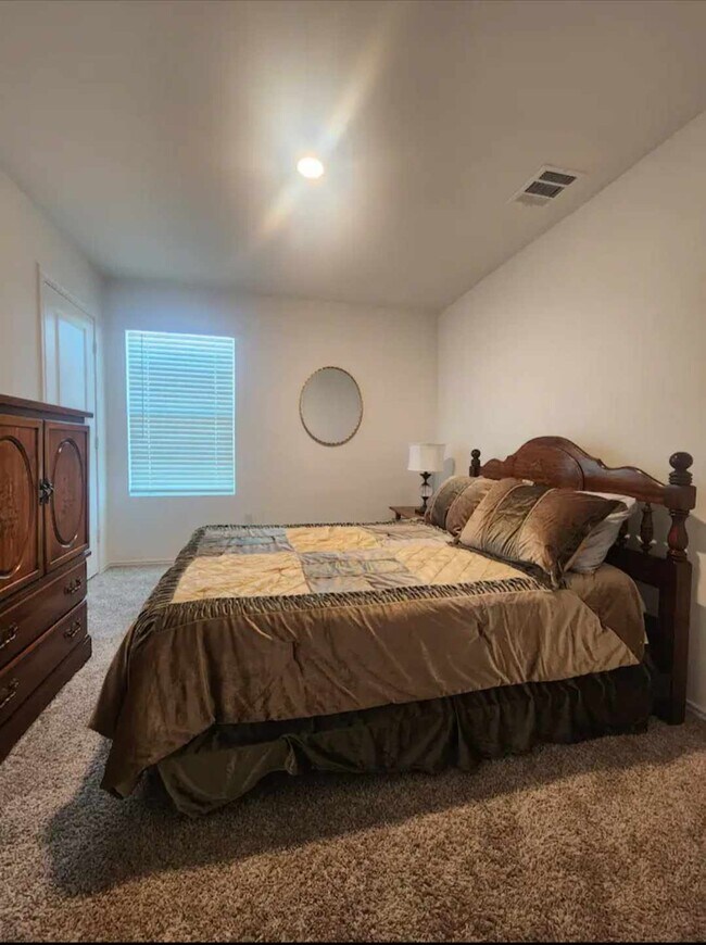 Building Photo - Elgin Mussel Run