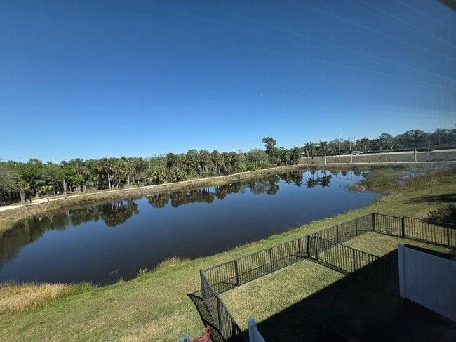 Building Photo - 2880 SE Federal Hwy