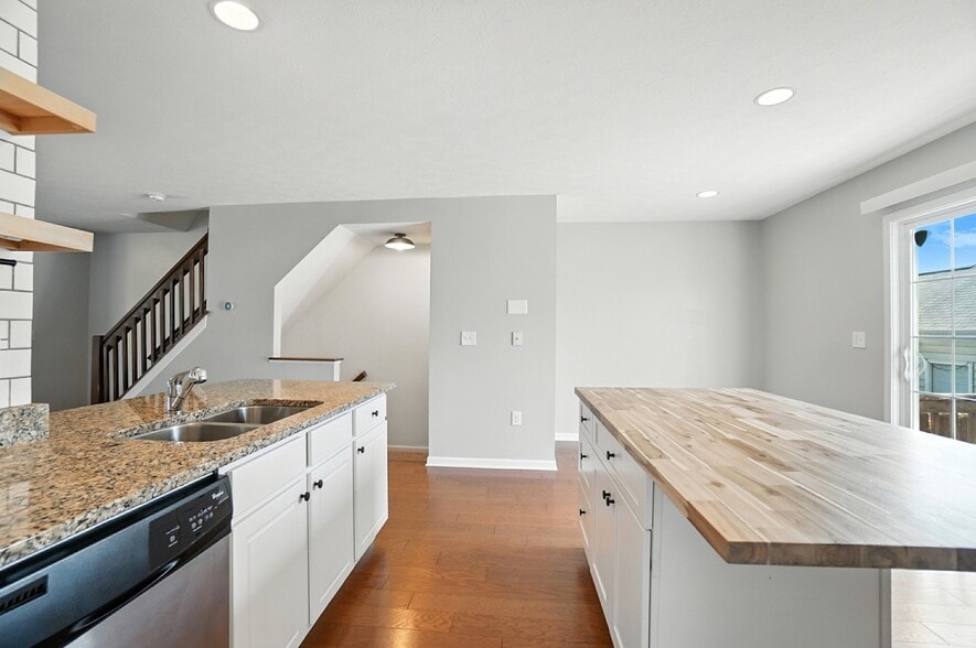 Kitchen - 6169 Needletail Rd