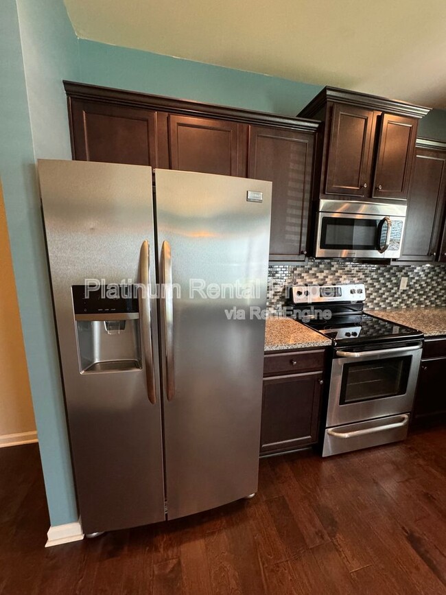Building Photo - 3343 Blue Springs Walk