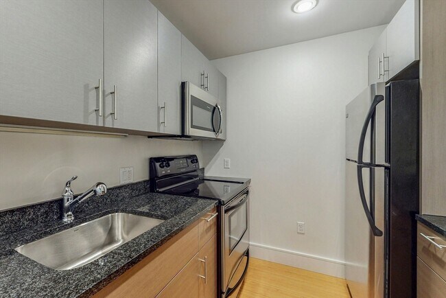 Building Photo - 45 Province St