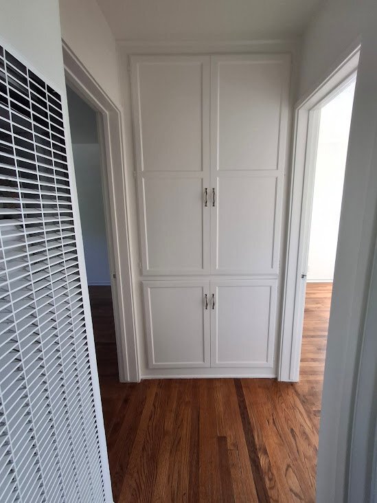 Building Photo - 724 S Old Ranch Rd