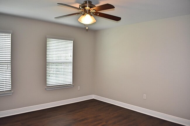 Building Photo - 192 Windchime Way