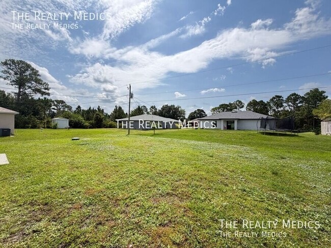 Building Photo - 2481 San Filippo Dr SE