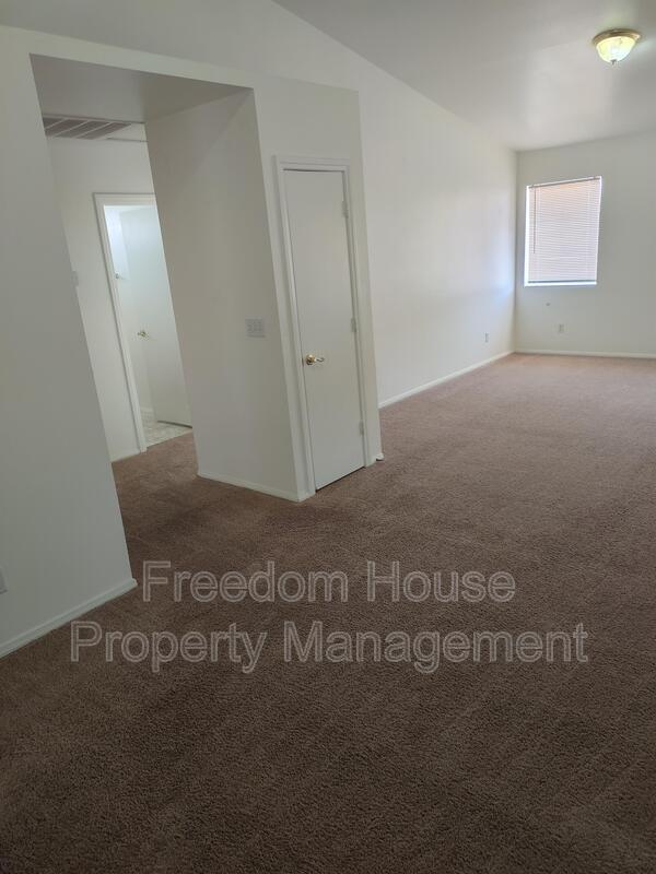 Building Photo - 2341 E Calvada Blvd