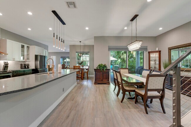 Building Photo - 127 Via Castilla