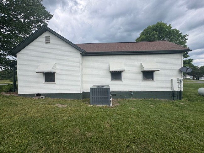 Building Photo - 2/1 in Grover, NC