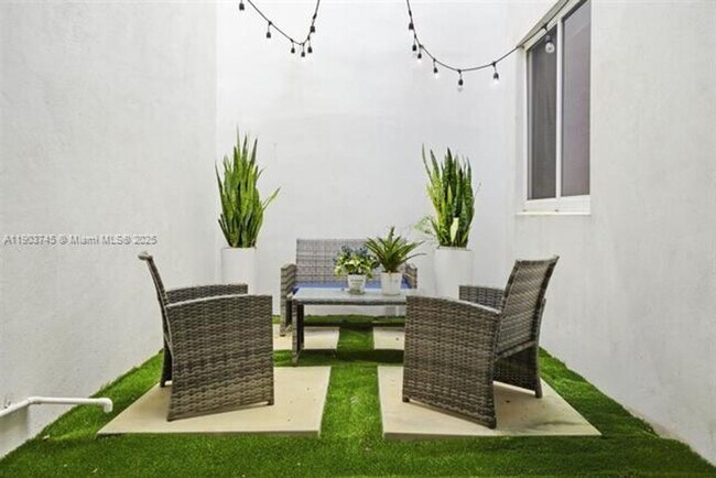 Building Photo - 6611 NW 102nd Path