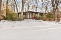 Building Photo - 33 White Birch Dr