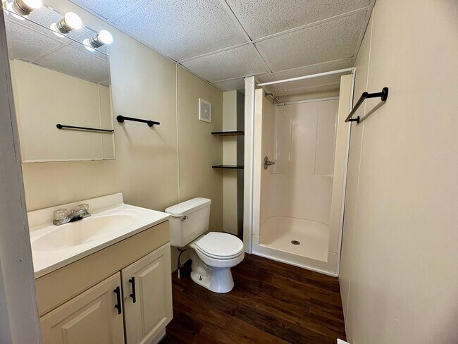 Building Photo - 165 N Hanover St