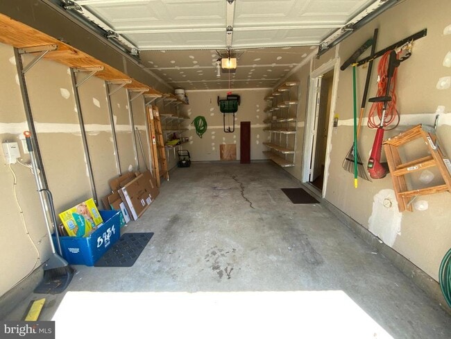 Building Photo - 8484 Pattette Pl