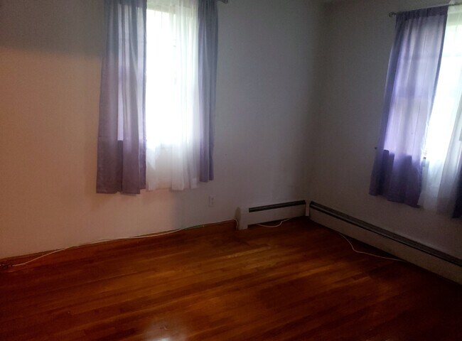 2nd Bedroom / Office - 27 Pine St