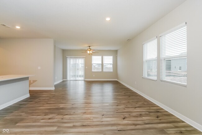 Building Photo - 9237 Larson Dr